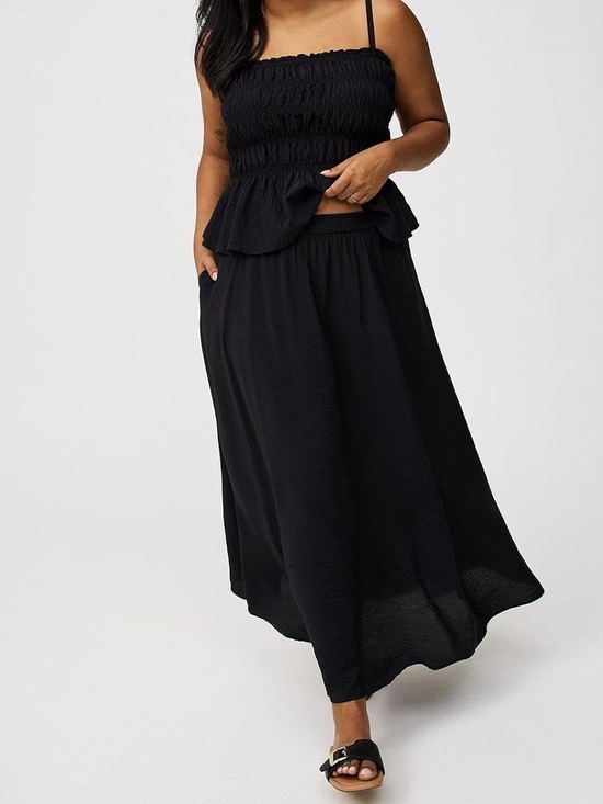 torrid Dresses & Skirts - TORRID TEA LENGTH HAMMERED RAYON SHIRRED Black SKIRT Maxi Size 12 Boho Goth NWT